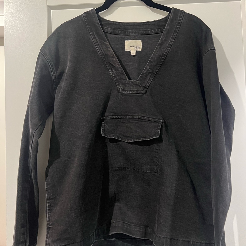Wilfred Charcoal V-Neck Denim Top - Aritzia